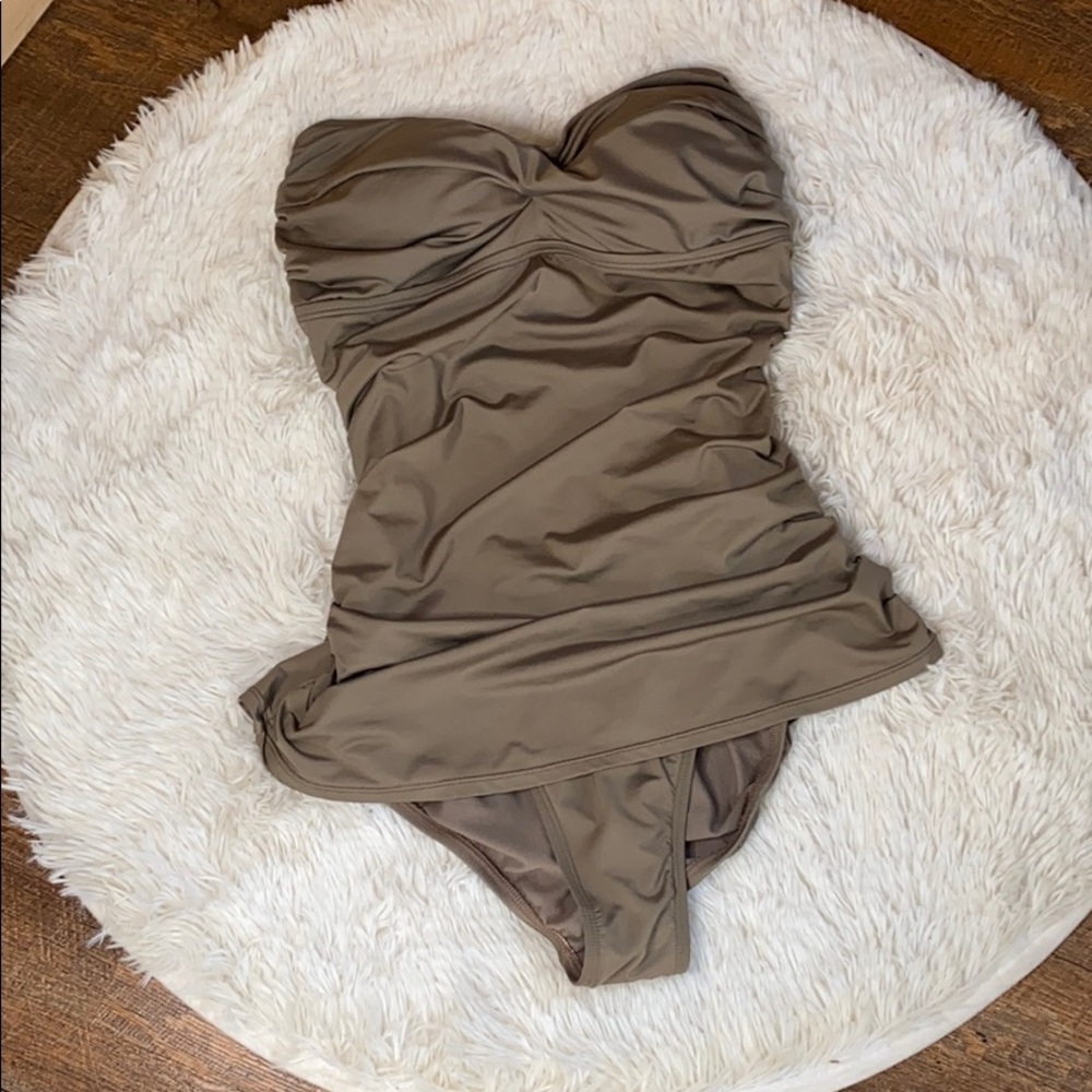 Jantzen One Piece Tan Nude Rouched Swimswuit